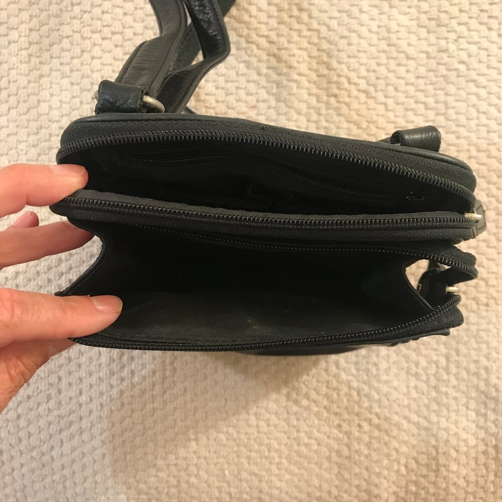Fossil Black Leather Shoulder Purse / Crossbody Purse - Picture 4 of 8